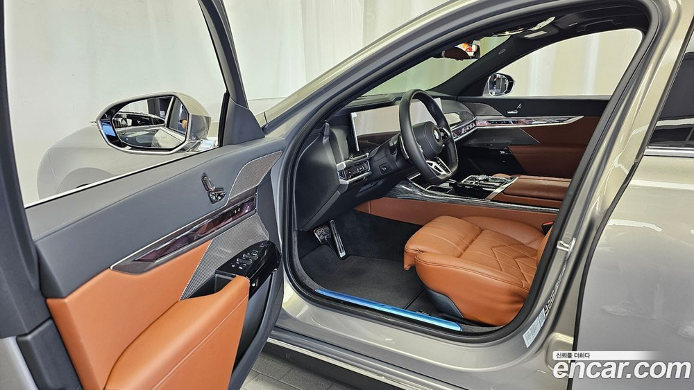 BMW 7 Series (G70) 740i xDrive M Sports (12.2023)