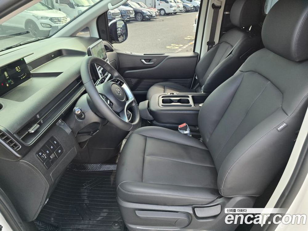 Hyundai Staria Cargo 3-х местный (11.2023)