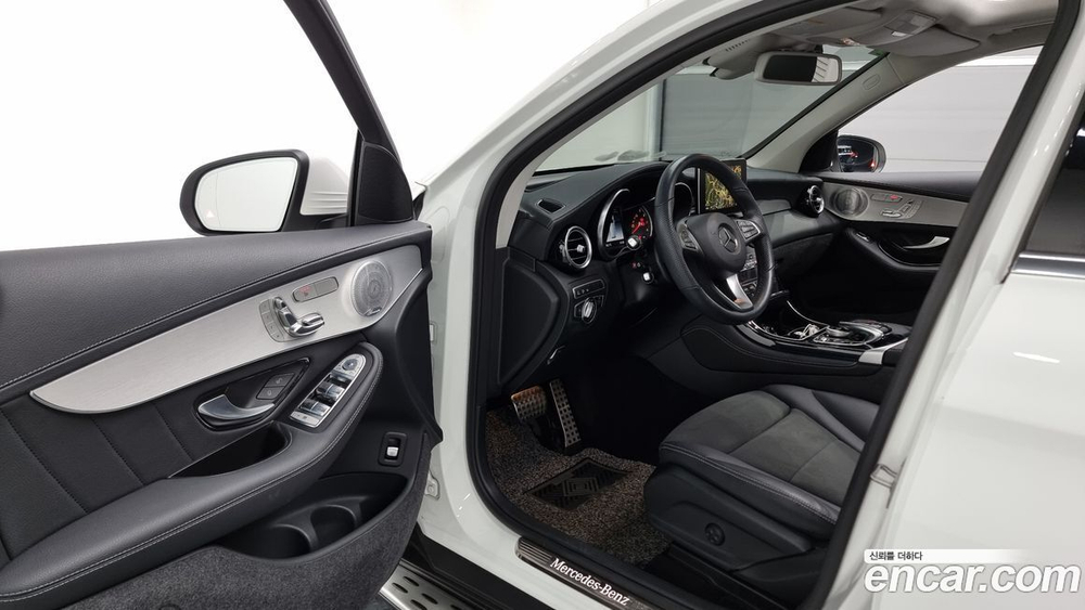 Mercedes-Benz GLC-Class X253 GLC300 4MATIC AMG Line (11.2019)