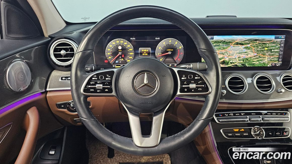 Mercedes-Benz E-Class W213 E300 4MATIC AMG Line (04.2020)