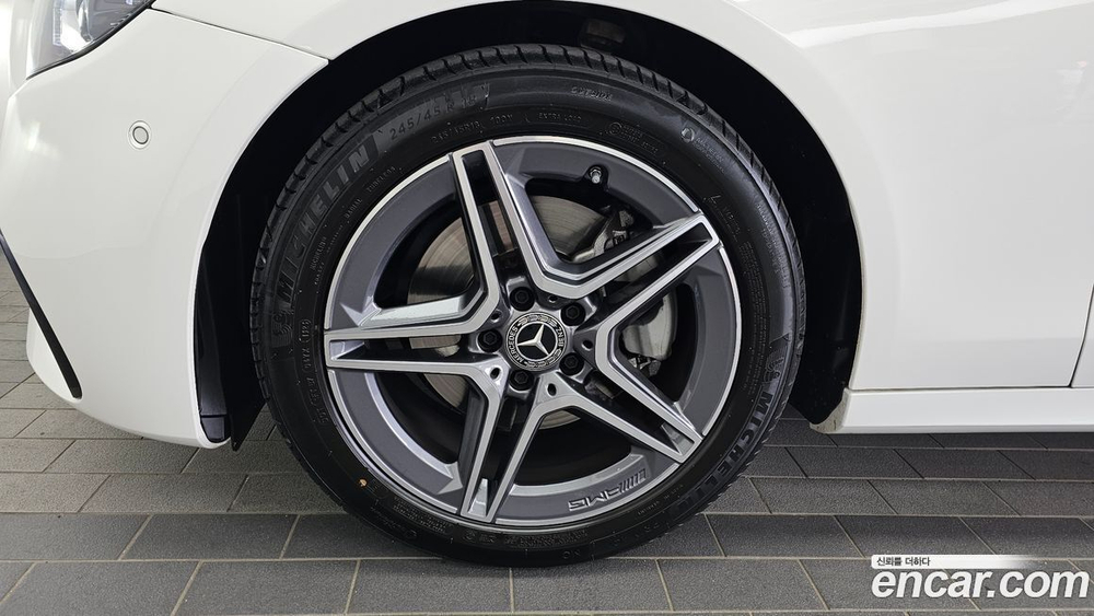 Mercedes-Benz E-Class W213 E250 AMG Line (10.2023)