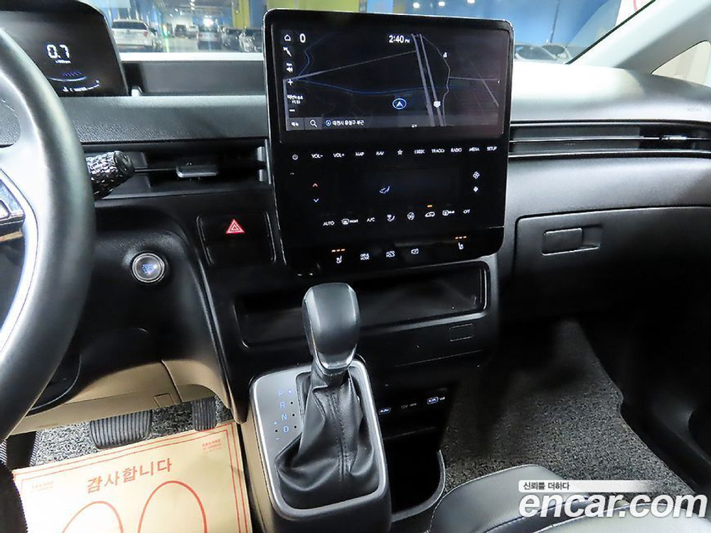Hyundai Staria Cargo 3-х местный (12.2022)