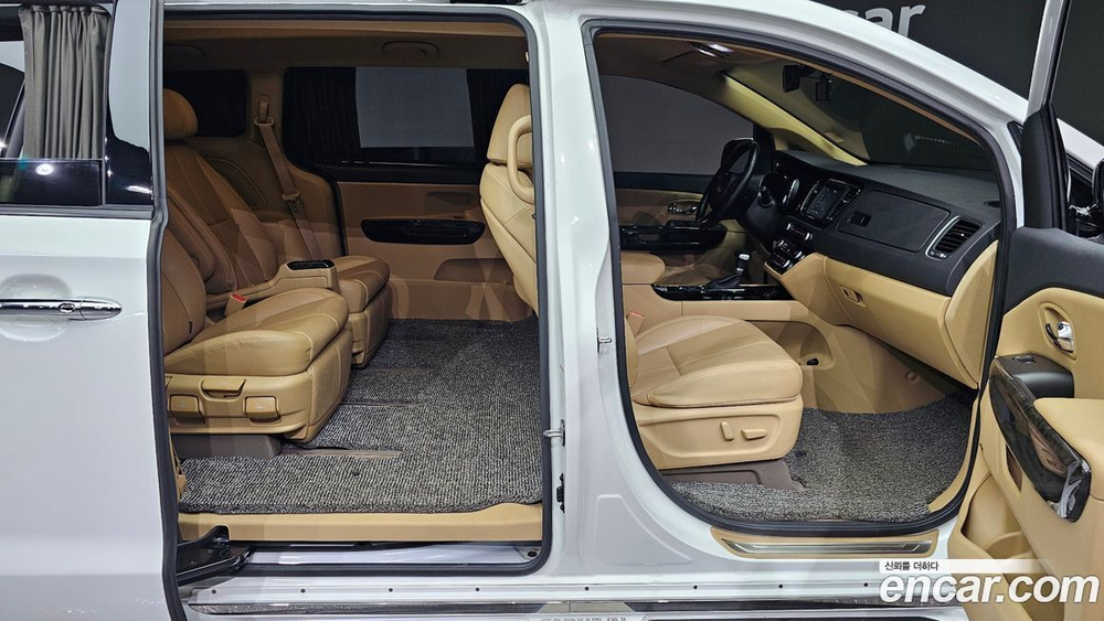 Kia The New Carnival (Sedona) Бензин 7-и местный High Limousine (07.2020)