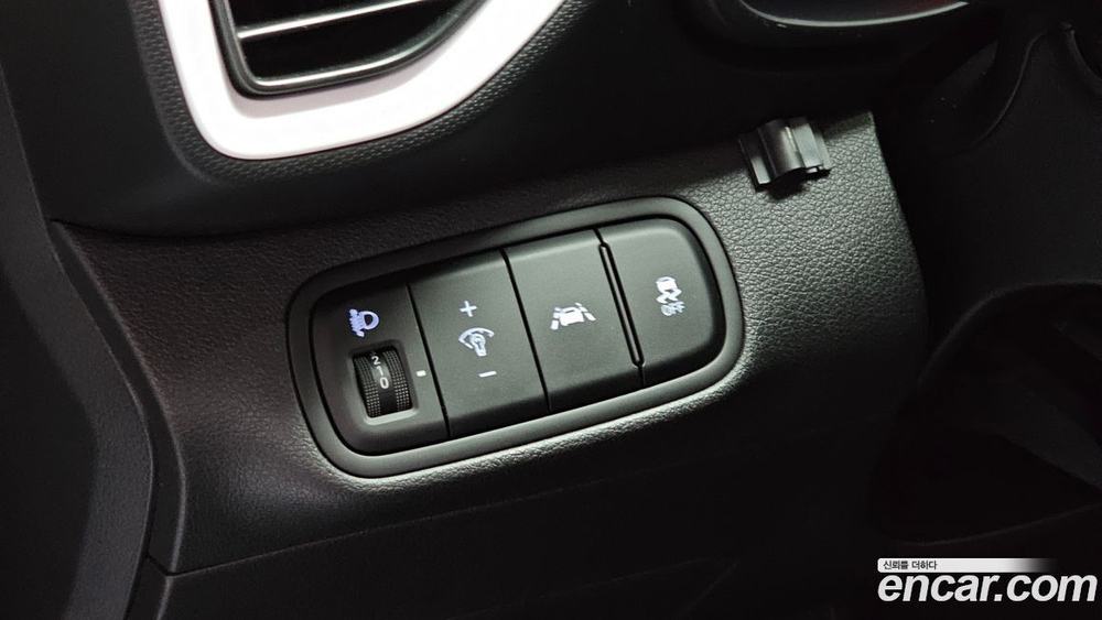 Hyundai Venue 1.6 Fluxe (10.2020)
