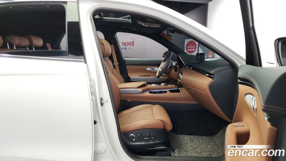 Genesis GV70 2.5T Бензин 2WD (03.2023)