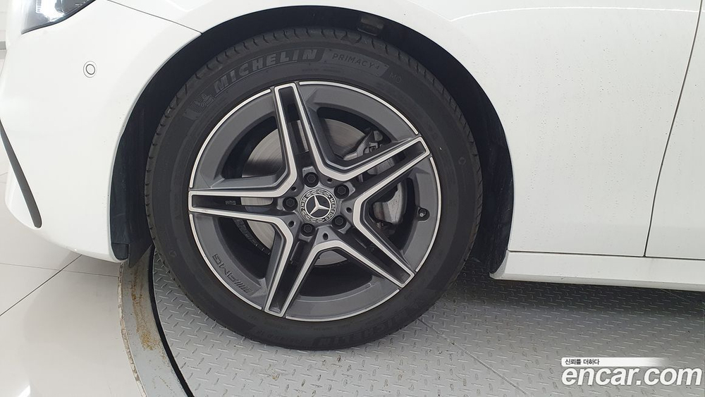 Mercedes-Benz E-Class W213 E250 AMG Line (11.2022)