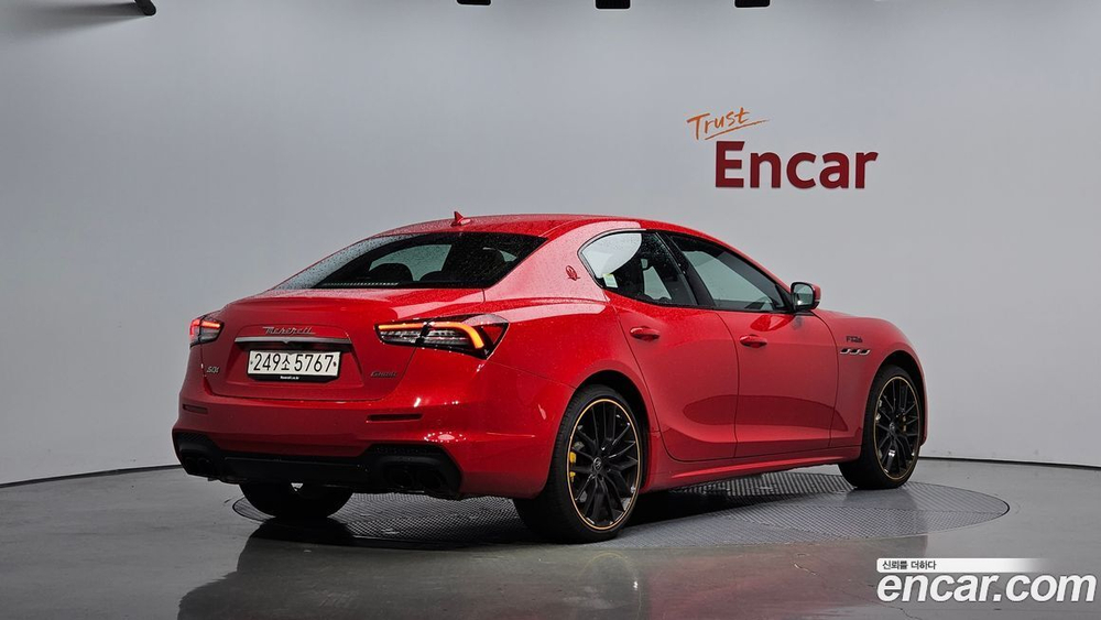 Maserati Ghibli 3.0S Q4 F Tribute (12.2021)