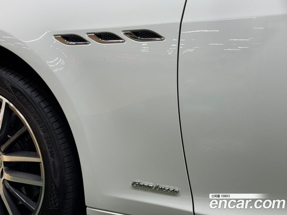 Maserati Ghibli 3.0S Q4 GranLusso (12.2020)