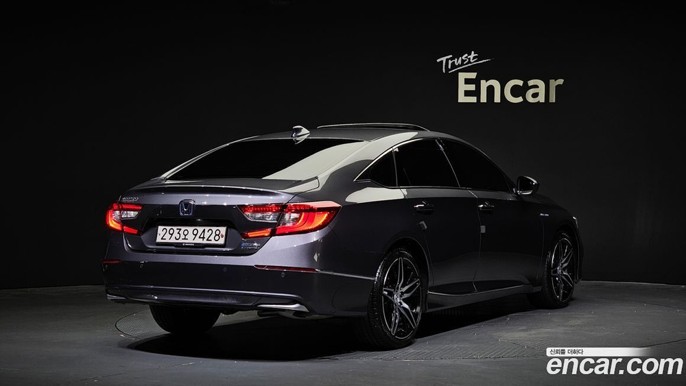 Honda Accord 10 Generation 2.0 Hybrid Touring (11.2021)