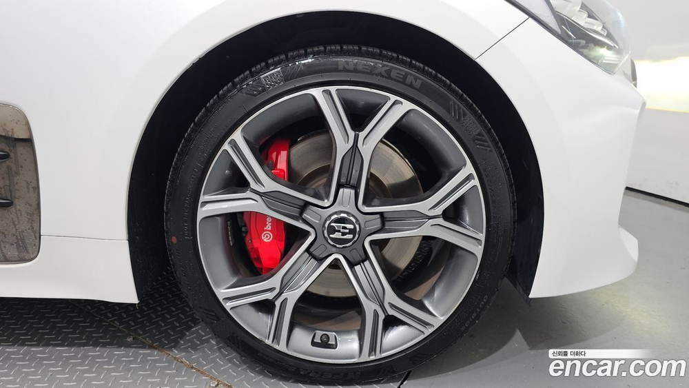 Kia Stinger 2.0 Turbo 2WD (09.2019)