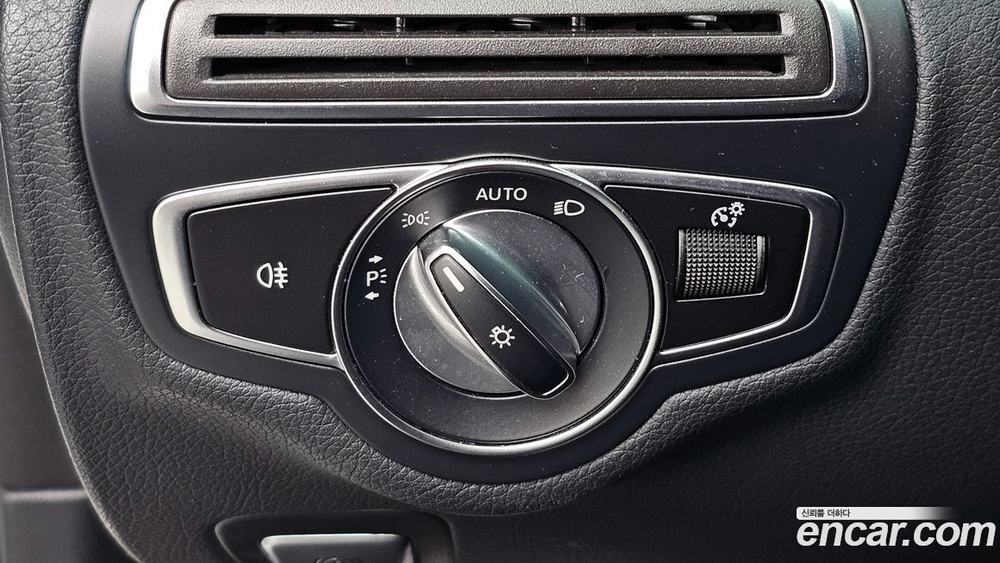 Mercedes-Benz C-Class W205 C220 d Avangarde (08.2019)