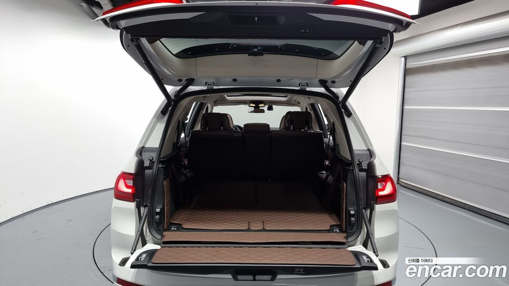 BMW X7 (G07) xDrive 40i Design Pure Excellence 7-и местный (06.2022)
