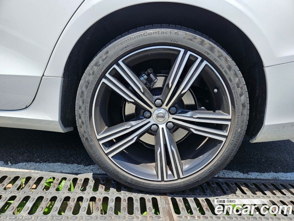Volvo S60 3 Generation B5 Inscription (04.2021)