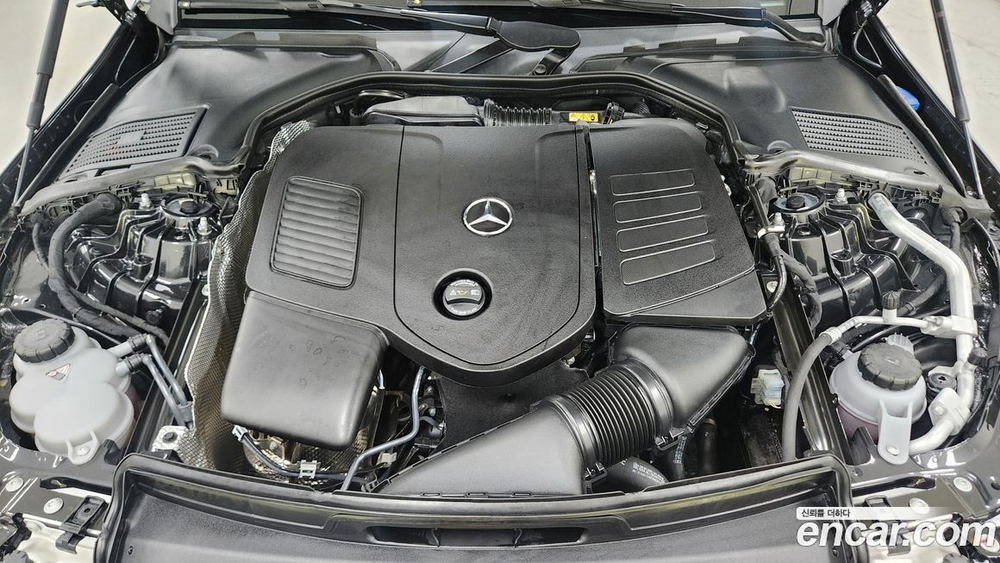 Mercedes-Benz C-Class W206 C300 4MATIC Avangarde (09.2023)