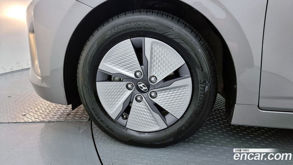 Hyundai The New Ionic Hybrid 1.6 HEV (09.2019)