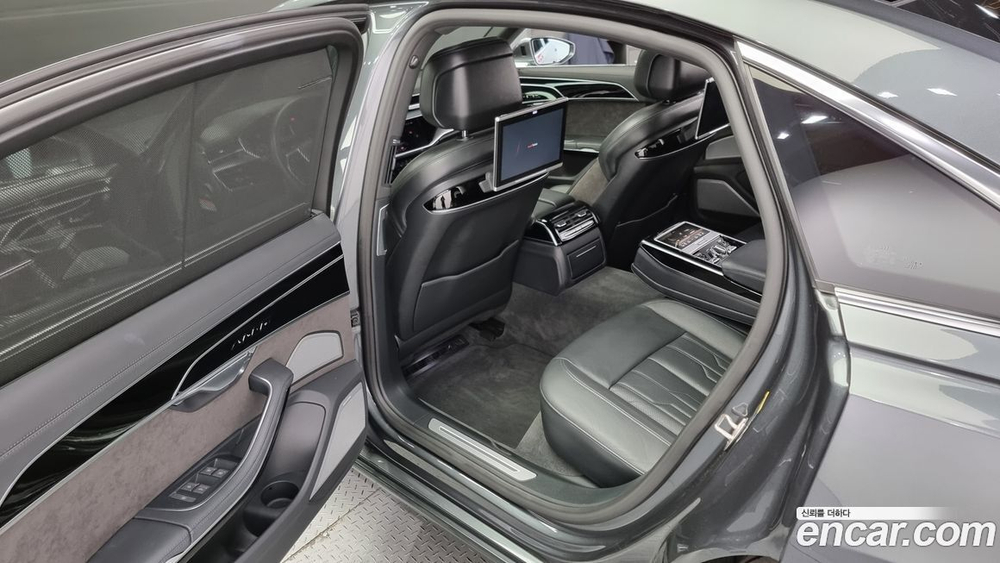 Audi A8 (D5) 55 TFSI Quattro LWB (05.2020)