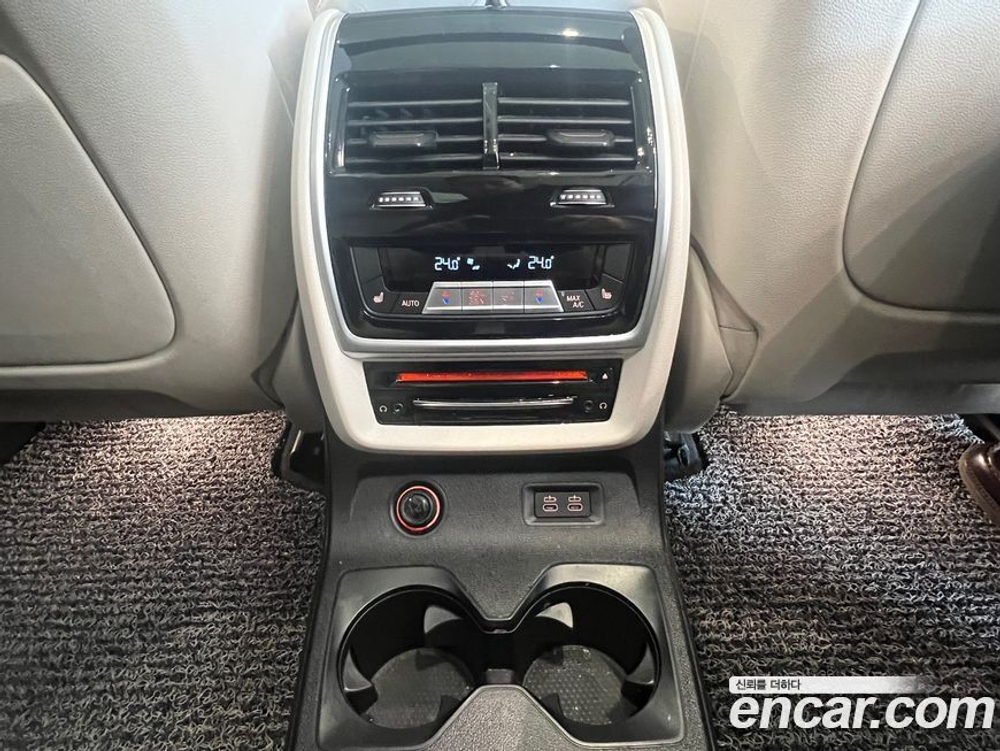 BMW X7 (G07) xDrive 40i Design Pure Excellence 6-и местный (01.2022)