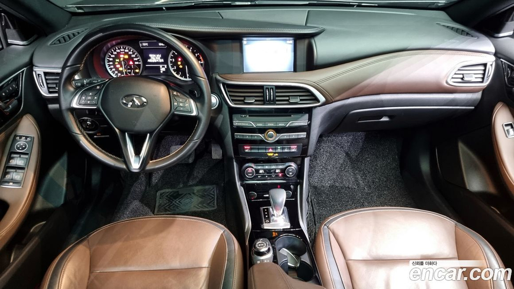 Infiniti Q30 2.0 카페 틱 (11.2019)