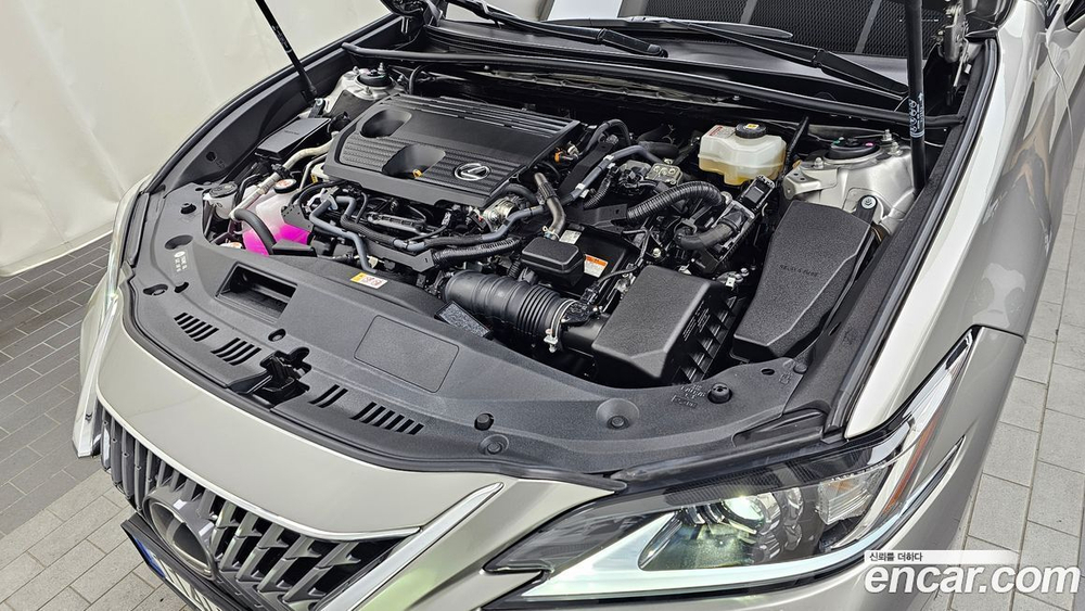 Lexus ES300h 7 Generation Luxury Plus (09.2022)