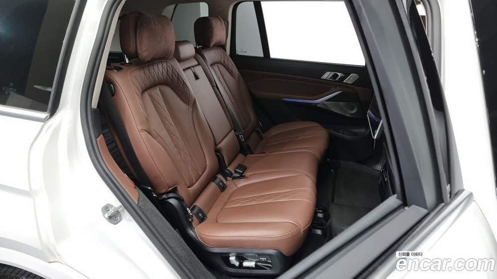 BMW X7 (G07) xDrive 40i Design Pure Excellence 7-и местный (10.2021)