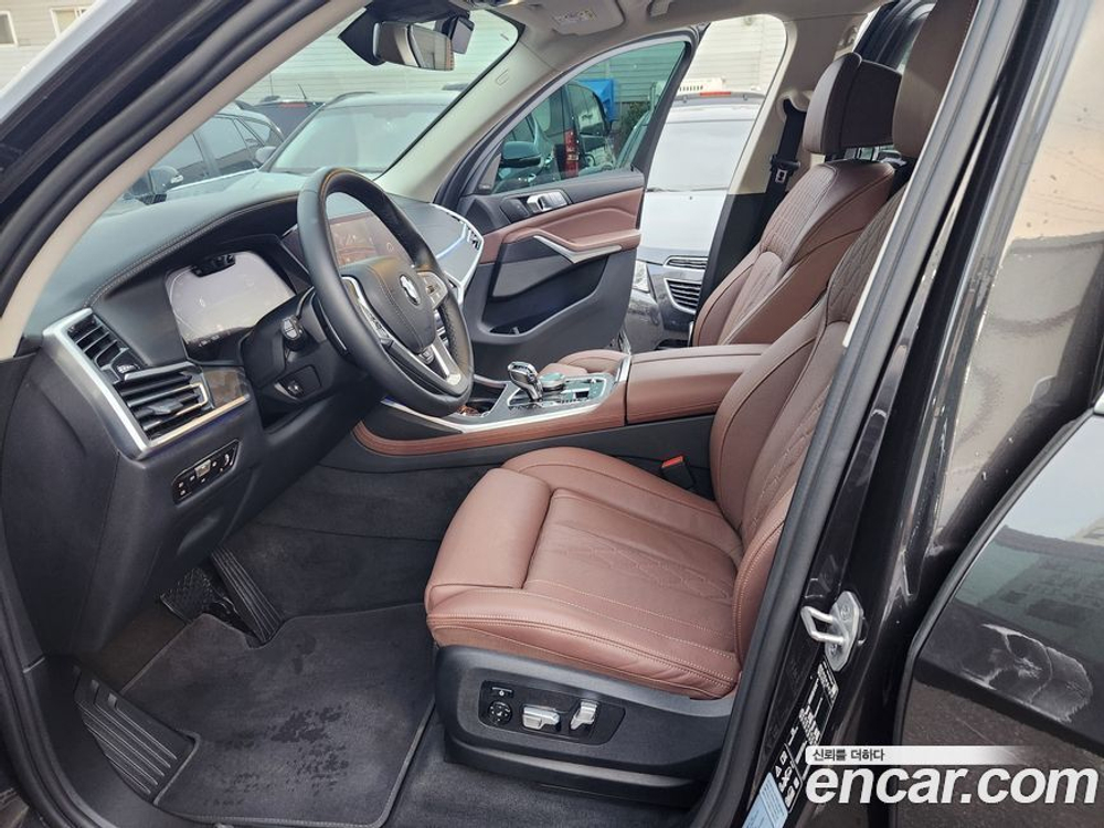 BMW X7 (G07) xDrive 40i Design Pure Excellence 7-и местный (09.2022)