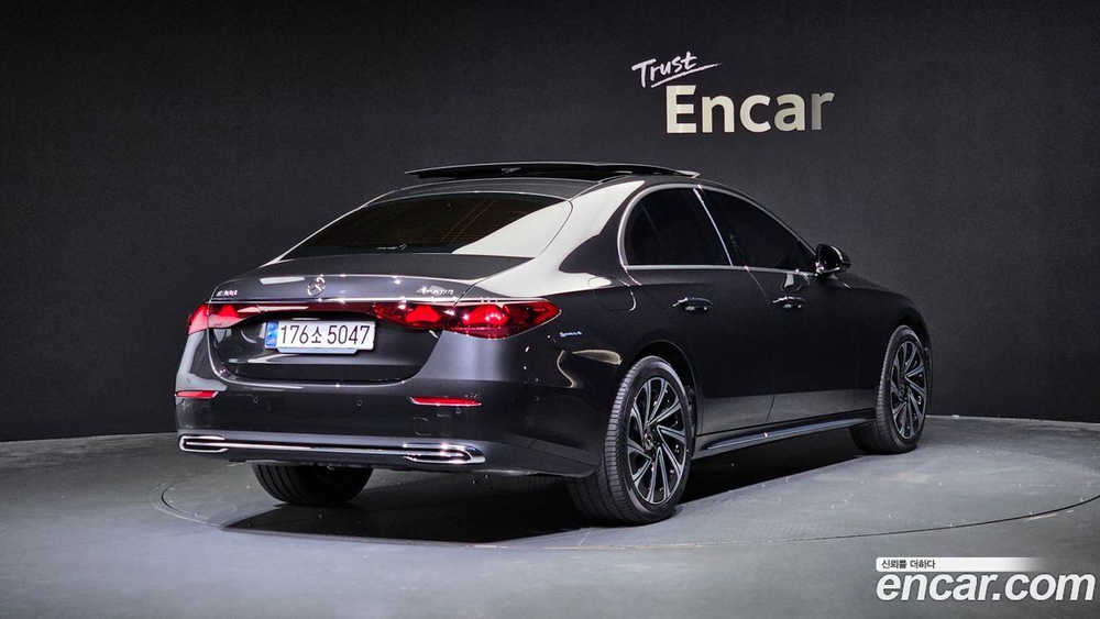 Mercedes-Benz E-Class W214 E300 4MATIC Exclusive (04.2024)