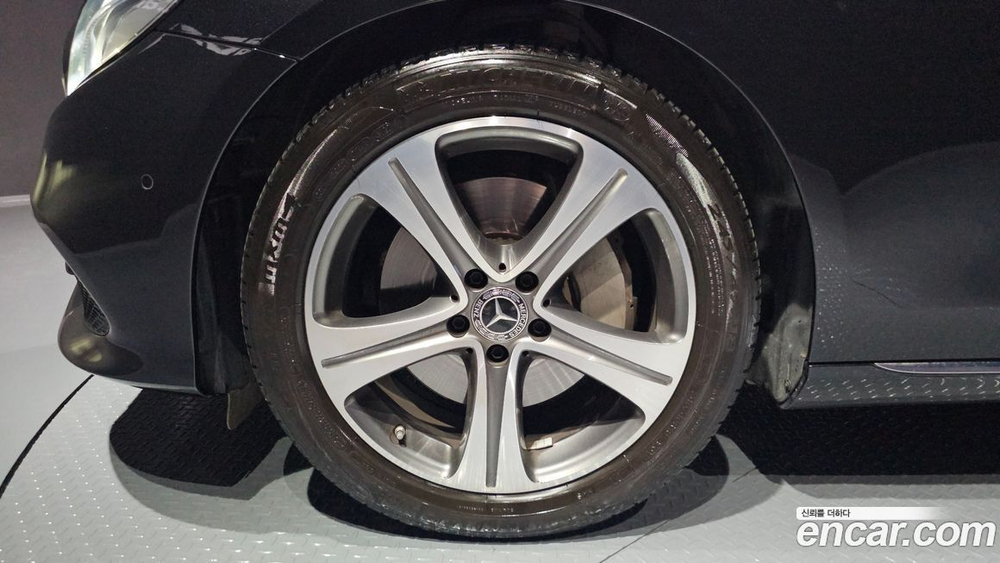 Mercedes-Benz E-Class W213 E300 Avangarde (12.2019)