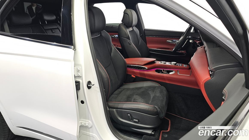 Genesis GV70 2.5T Бензин 2WD (05.2022)