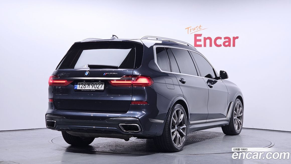 BMW X7 (G07) M50i 6-и местный (05.2021)