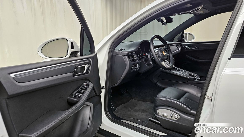 Porsche Macan 2.0 (04.2020)