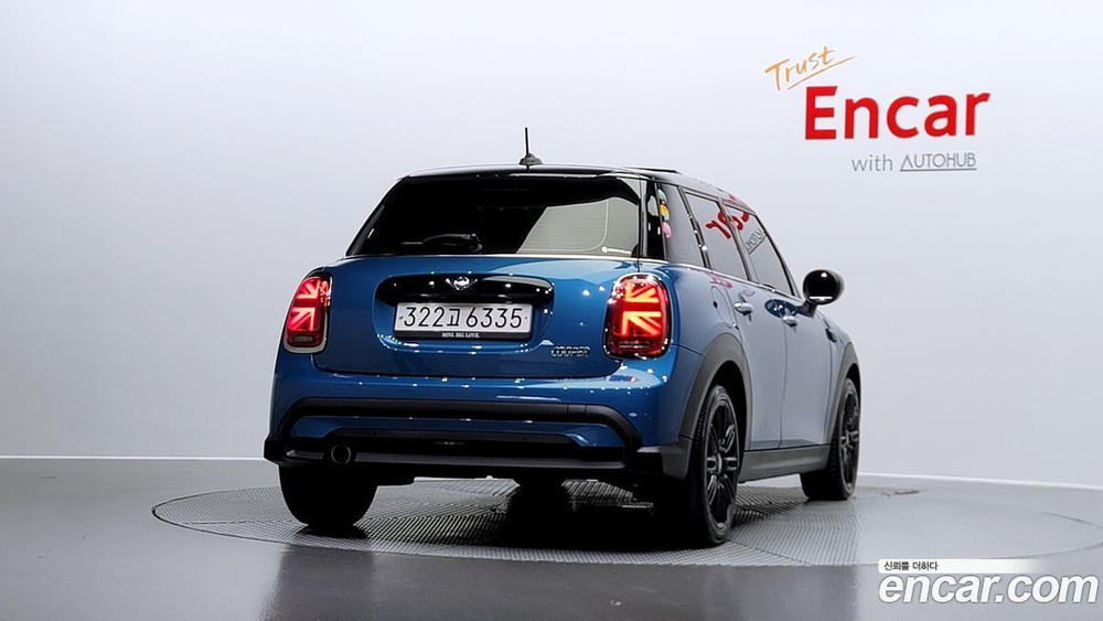 Mini Cooper 5 дверей Classic Plus (02.2022)