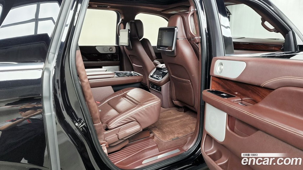 Lincoln Navigator 3.5L Черный 레이블 (07.2020)