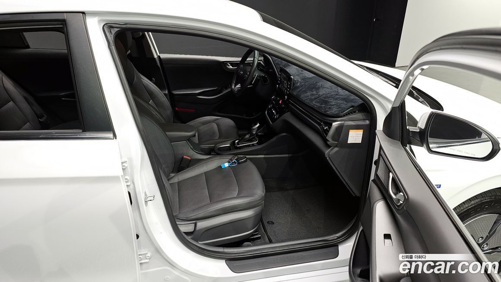 Hyundai The New Ionic Hybrid 1.6 HEV (12.2019)