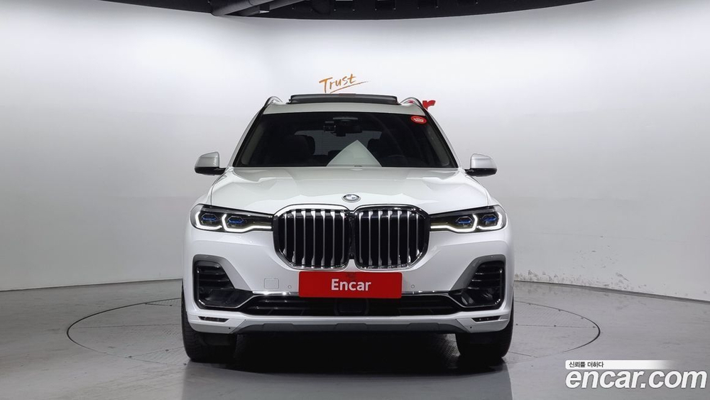 BMW X7 (G07) xDrive 40i Design Pure Excellence 7-и местный (10.2021)