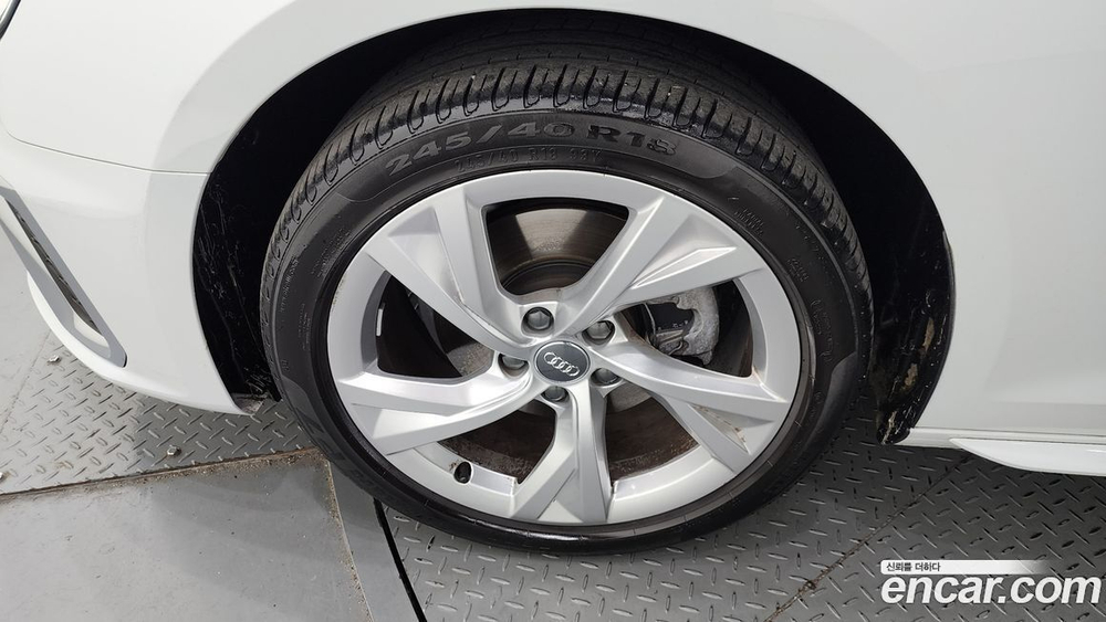Audi A4 (B9) 40 TFSI Premium (03.2021)