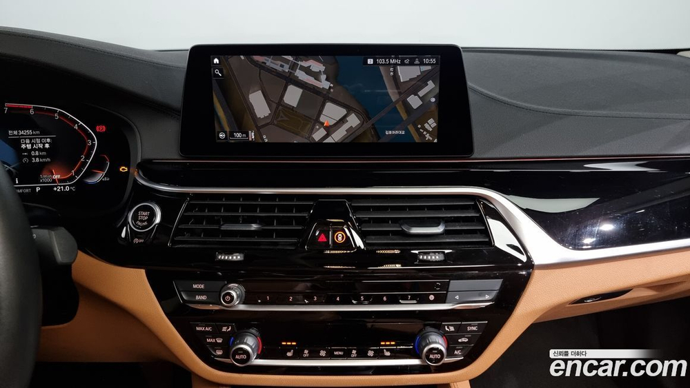 BMW 5 Series (G30) 520i Luxury (04.2020)