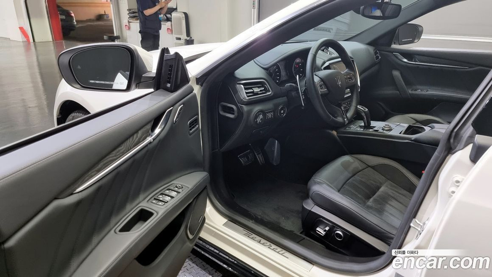 Maserati Ghibli 2.0 프라그먼트 Editions (11.2022)