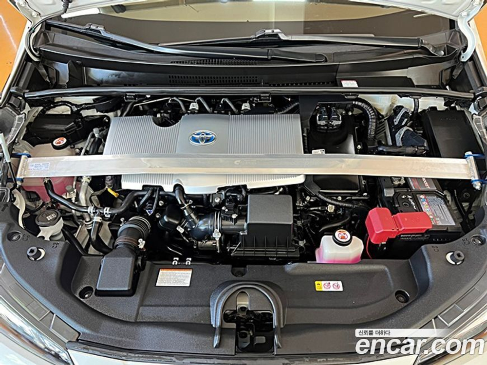 Toyota Prius 4 Generation 1.8 (09.2019)