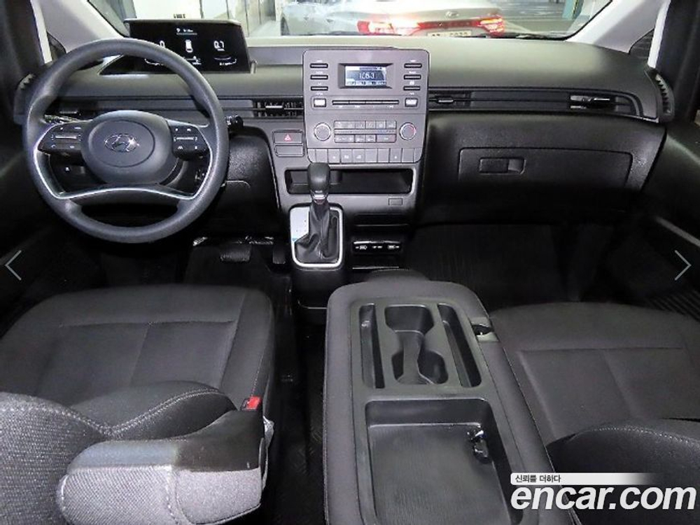 Hyundai Staria 4WD Tourer 11-и местный (04.2022)