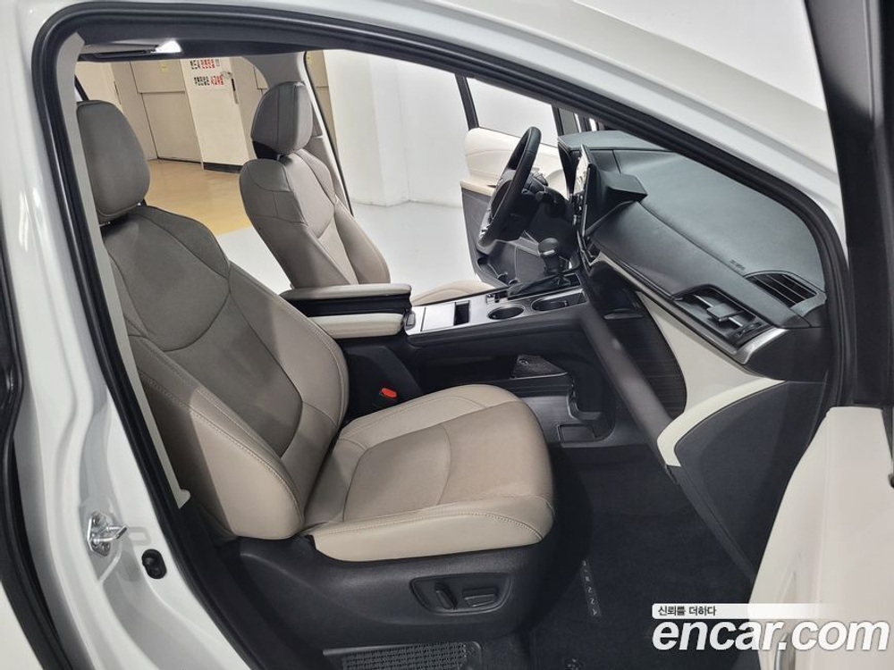 Toyota Sienna 4 Generation 2.5 Hybrid 2WD (07.2021)