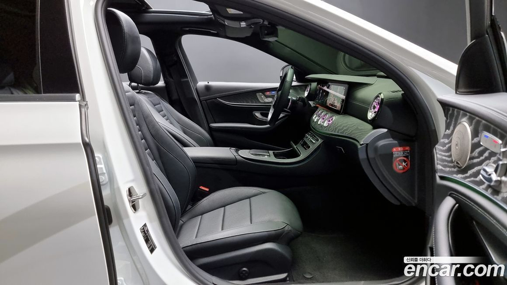 Mercedes-Benz E-Class W213 E350 4MATIC AMG Line (02.2022)