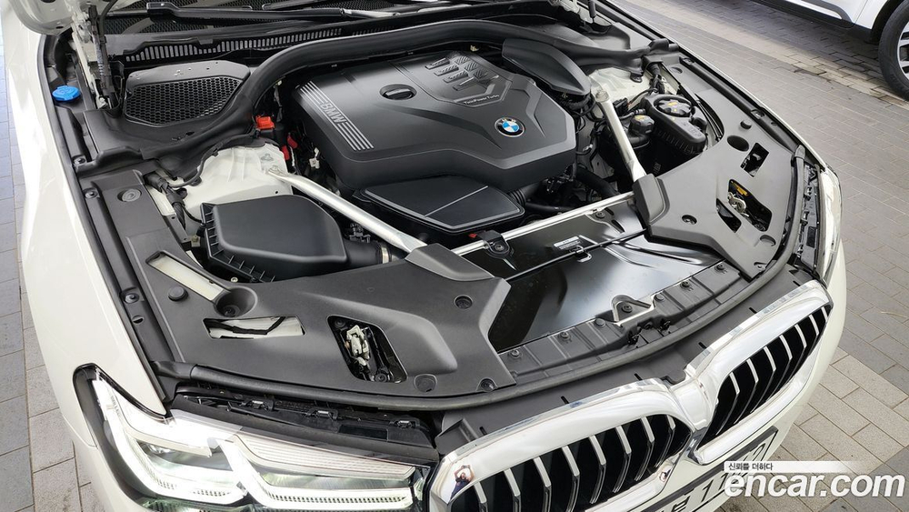 BMW 5 Series (G30) 520i Luxury (11.2022)