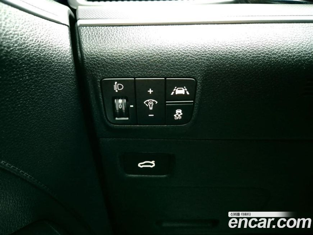 Kia K5 (Optima) 3 Generation 2.0 (03.2020)