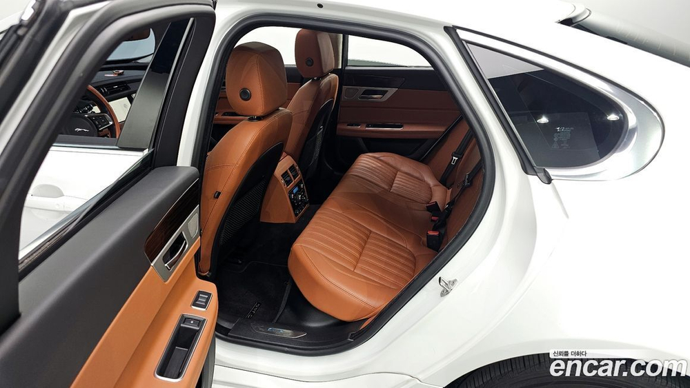 Jaguar XF (X260) 20d Portfolio AWD (10.2019)