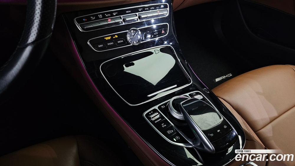 Mercedes-Benz E-Class W213 E350 4MATIC AMG Line (09.2019)