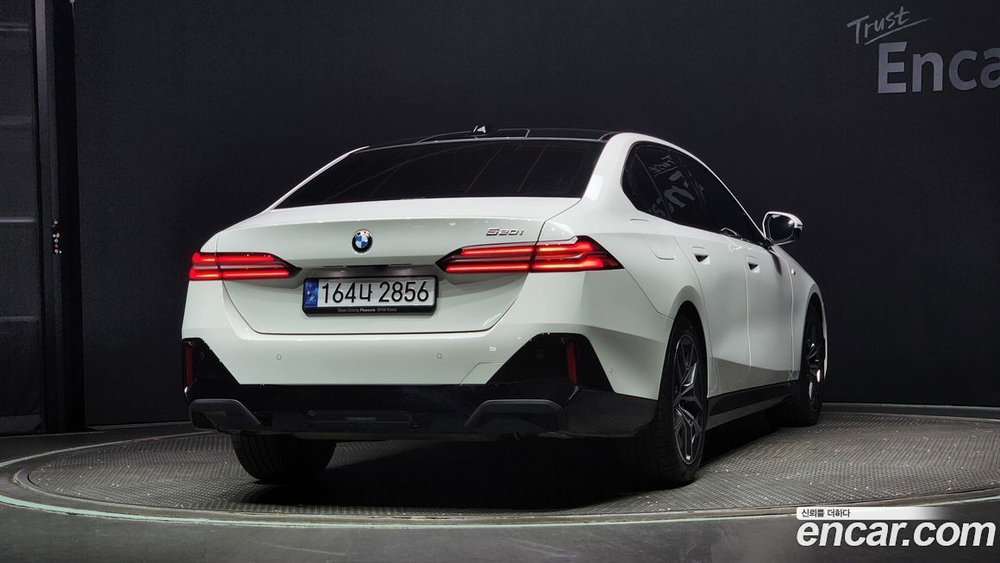 BMW 5 Series (G60) 520i M Sports (12.2023)