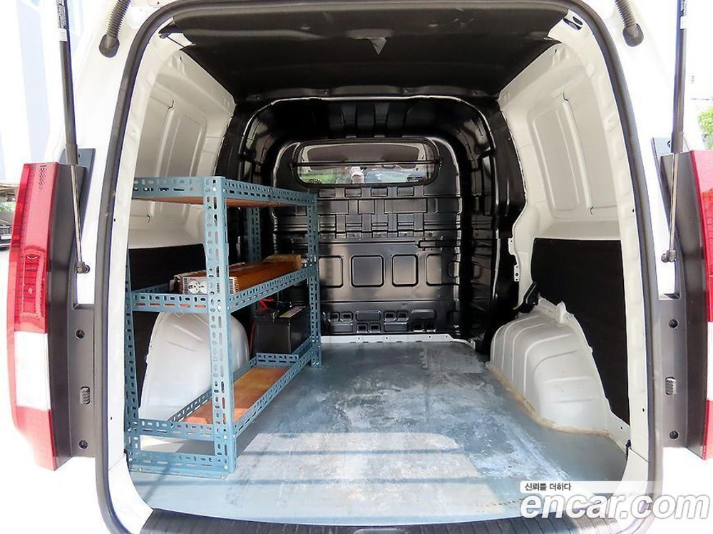 Hyundai Staria Cargo 5-и местный (12.2021)