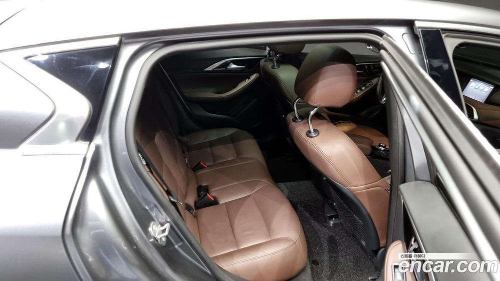 Infiniti Q30 2.0 카페 틱 (11.2019)