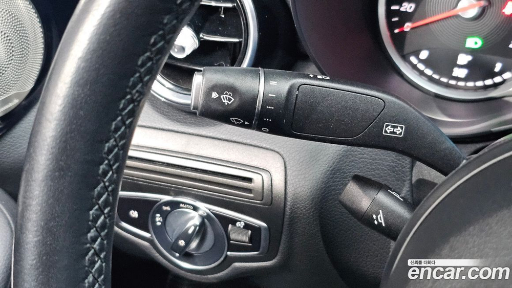 Mercedes-Benz C-Class W205 C200 (10.2019)