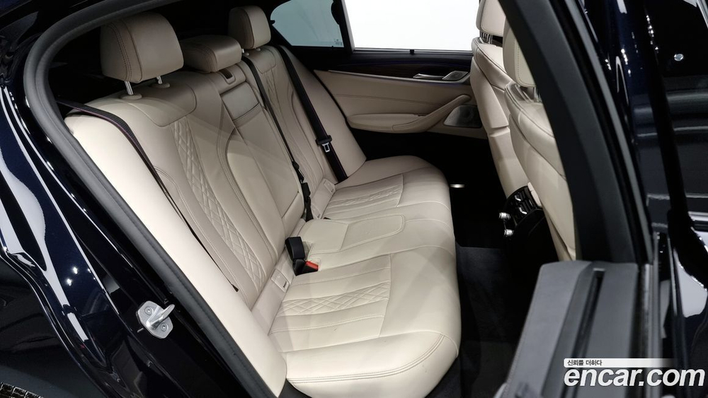 BMW 5 Series (G30) M550i xDrive (04.2021)